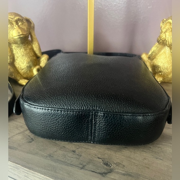 Kate Spade Crossbody Black Bag (gently loved ❤️‍🩹) - Picture 7 of 16
